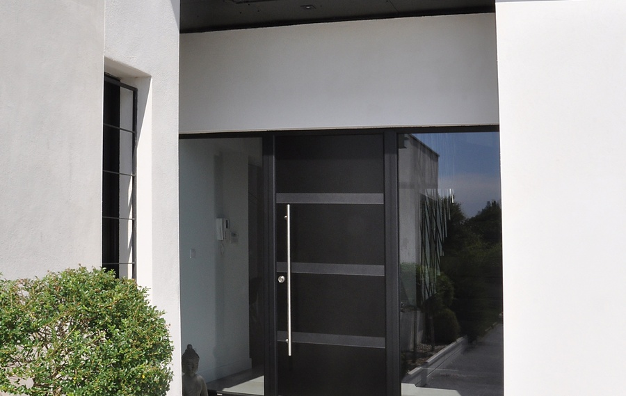 Notre gamme de portes d'entrée en ALU CLASSIQUE et CONTEMPORAINE à MERIGNAC